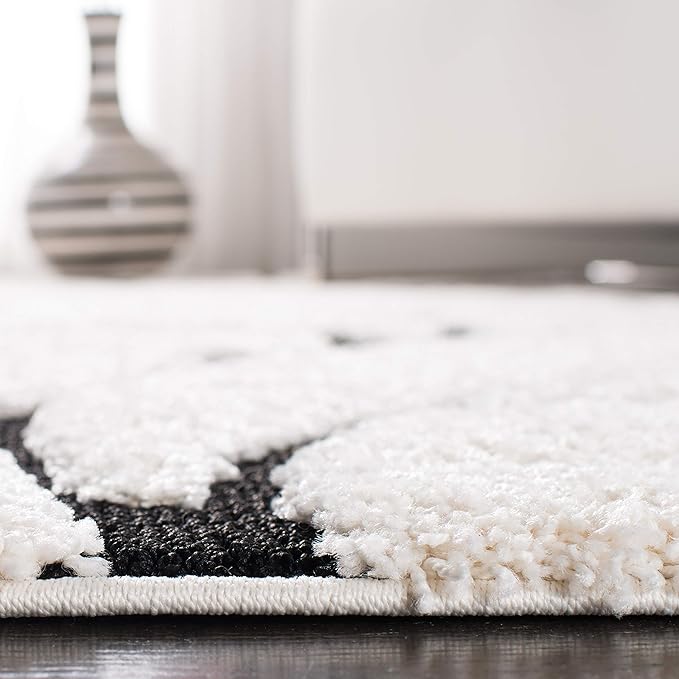 SAFAVIEH Florida Shag Collection Area Rug - 4' Round, Ivory & Black, Scroll Design, Non-Shedding & Easy to Clean, High-Low Plush Pile, Ideal for Living Room, Bedroom, Dining Space (SG455-1290)
