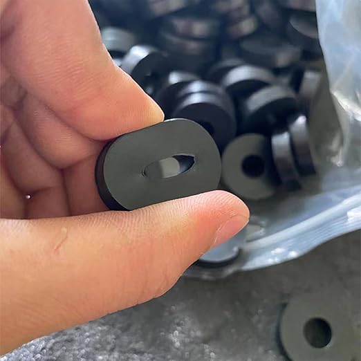 30 PCS Rubber Spacer 5 Sizes Black Non-Slip Thick Grommets Vibration Isolation Round Rubber Flat Washers Spacers Washers for Home and Car Accessories