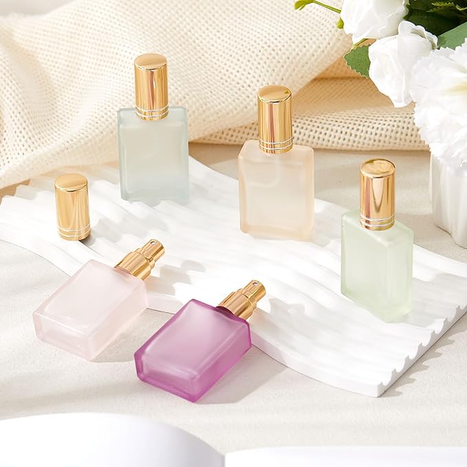 Domensi 30 Pcs 15 ml Glass Perfume Bottles Mini Glass Empty Spray Atomizer Bottles Bulk Refillable Perfume Dispenser Container with Pump Tool for Travel Plants Hair Cleaning Skin Care(Light Color)