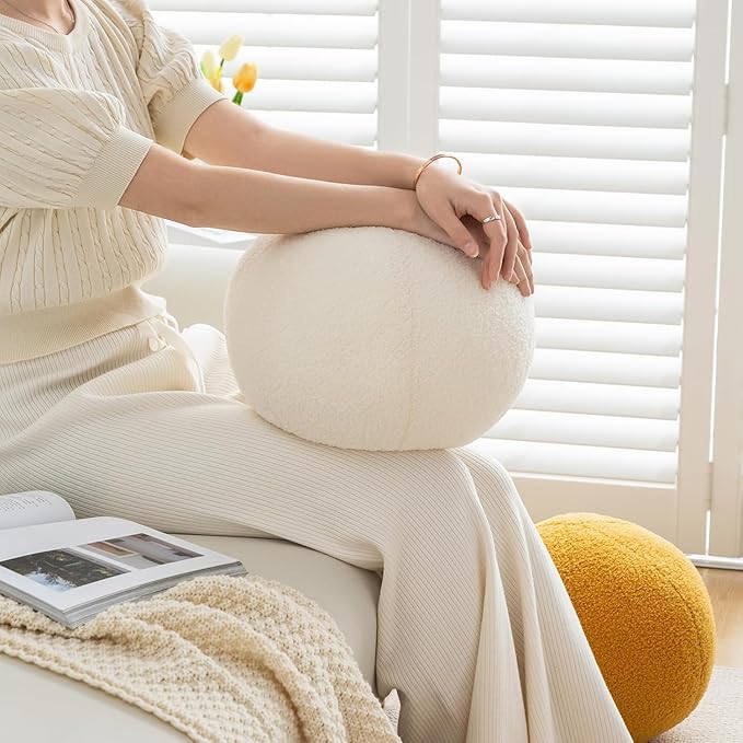 11.8 inch Ball Pillow Round Decorative Pillow Beige Sphere Shaped Throw Pillows Soft Nordic Style Boucle Pillows Cushion for Bed Couch Living Sofa Room Decor