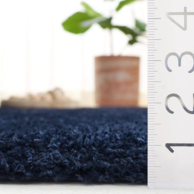 SAFAVIEH Lindsay Shag Collection Area Rug - 5'3" x 7'6", Navy, Contemporary Design, Ideal for High Traffic Areas in Living Room, Bedroom & Dining Room (LNS560N-5)