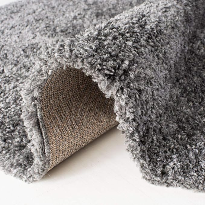 SAFAVIEH Fontana Shag Collection Area Rug - 6'7" x 9', Silver, Solid Design, Non-Shedding & Easy Care, 2-inch Thick Ideal for High Traffic Areas in Living Room, Bedroom (FNT800G)