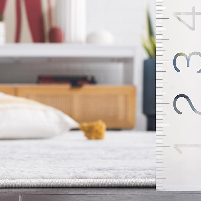 SAFAVIEH Amelia Collection Area Rug - 5'3" x 7'6", Ivory & Light Grey, Modern Abstract Design, Non-Shedding & Easy Care, Ideal for High Traffic Areas in Living Room, Bedroom, Dining (ALA700F-5)