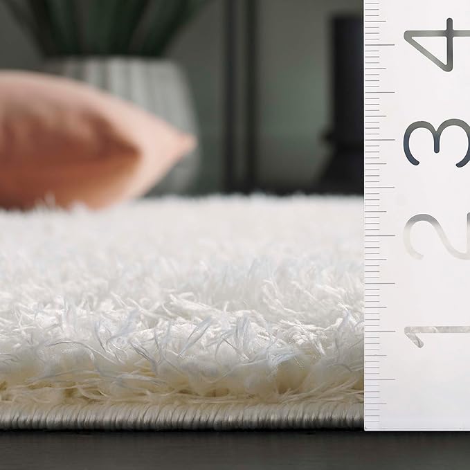 SAFAVIEH Lindsay Shag Collection Runner Rug - 2'2" x 8', Ivory, Solid Design, Plush 1.8-inch Thick, Ideal for High Traffic Areas in Living Room, Bedroom, Dining Room (LNS560A-28)