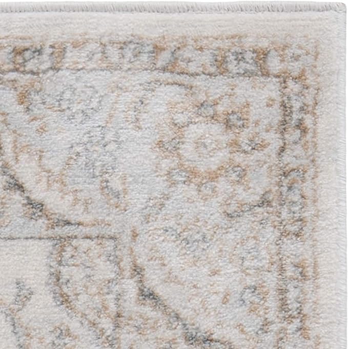 SAFAVIEH Isabella Collection Accent Rug - 4' x 6', Cream & Beige, Oriental Design, Non-Shedding & Easy Care, Ideal for High Traffic Areas in Entryway, Living Room, Bedroom (ISA912A)