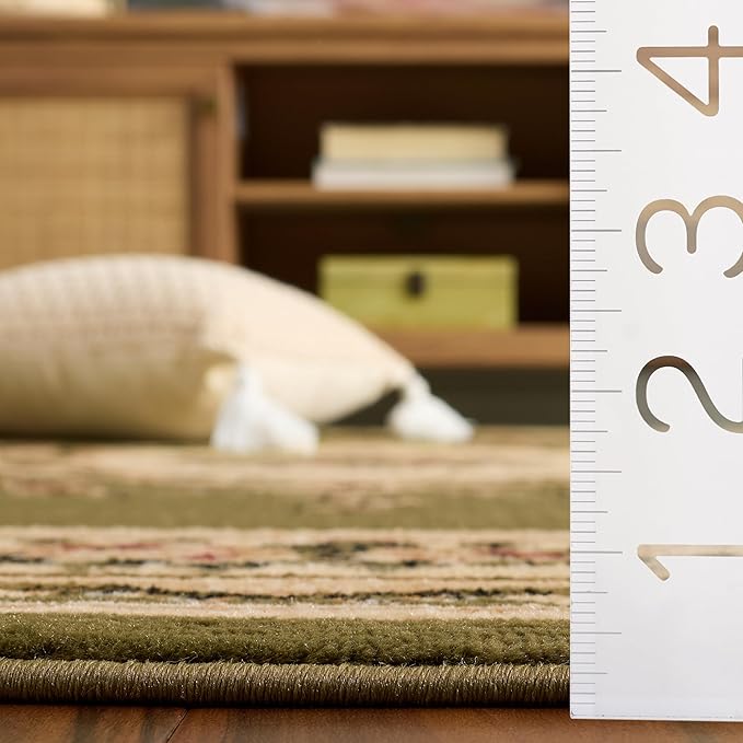 SAFAVIEH Lyndhurst Collection Accent Rug - 3'3" x 5'3", Sage & Ivory, European Medallion Design, Non-Shedding & Easy Care, Ideal for High Traffic Areas in Entryway, Living Room, Bedroom (LNH218B)
