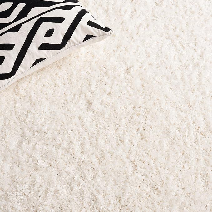 SAFAVIEH Lindsay Shag Collection Area Rug - 5'3" x 7'6", Ivory, Solid Design, Plush 1.8-inch Thick, Ideal for High Traffic Areas in Living Room, Bedroom, Dining Room (LNS560A-5)