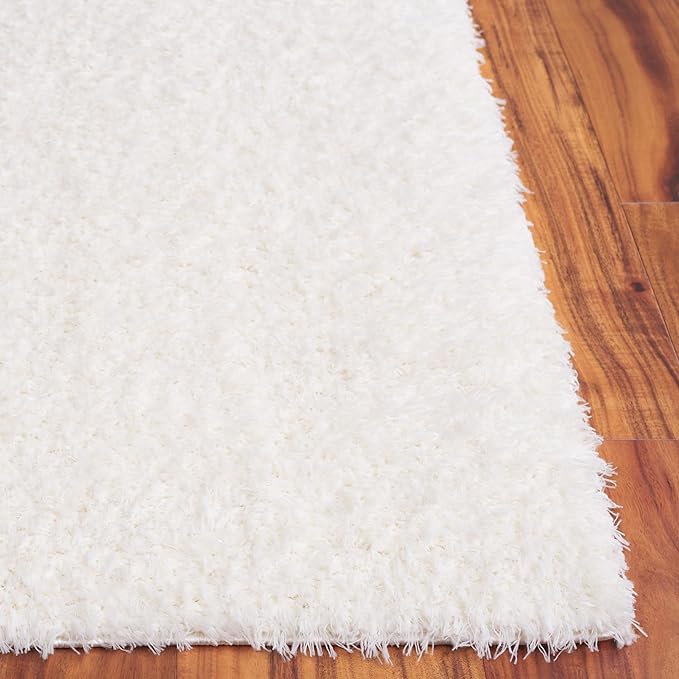 SAFAVIEH Lindsay Shag Collection Area Rug - 6'7" Square, Ivory, Solid Design, Plush 1.8-inch Thick, Ideal for High Traffic Areas in Living Room, Bedroom, Dining Room (LNS560A-7SQ)