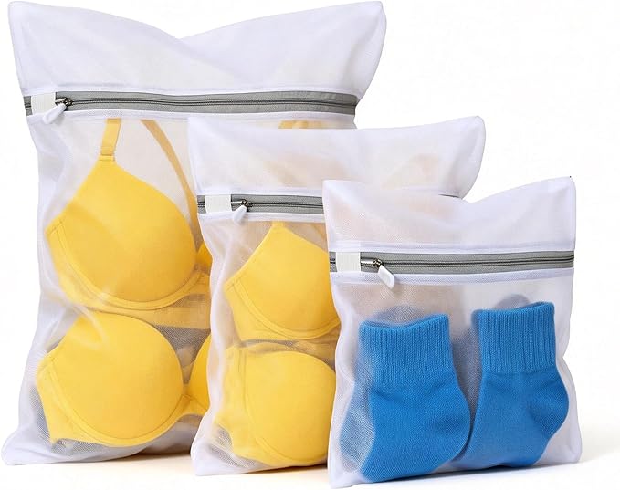Laundry Wash Bags for Delicates, 3-Pack Fine Mesh Garment Bags with Zipper (Large, Medium, Small Sizes)