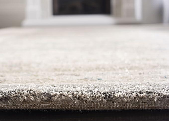 SAFAVIEH Sofia Collection Area Rug - 8' x 11', Light Grey & Beige, Vintage Oriental Distressed Design, Non-Shedding & Easy Care, Ideal for High Traffic Areas in Living Room, Bedroom (SOF366B)