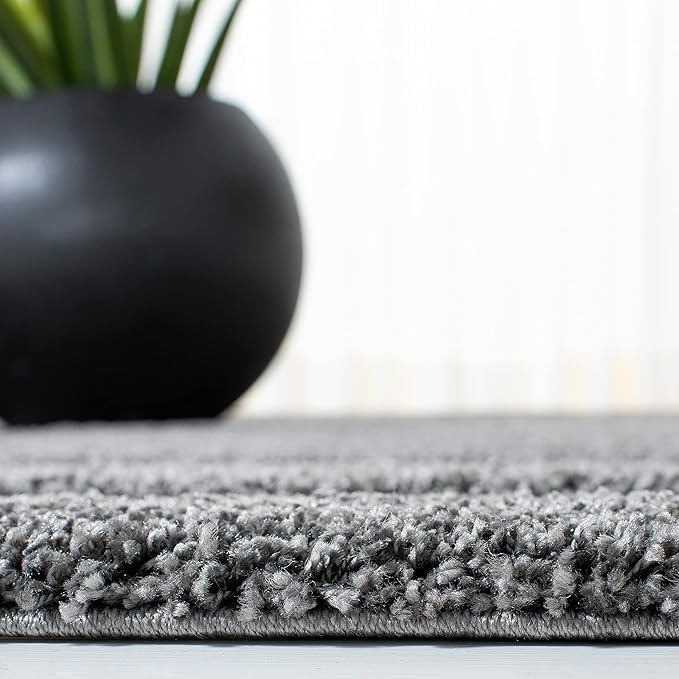 SAFAVIEH Florida Shag Collection Area Rug - 4' Round, Grey & Grey, Border Design, Non-Shedding & Easy Care, 1.2-inch Thick Ideal for High Traffic Areas in Living Room, Bedroom (SG454-8080)