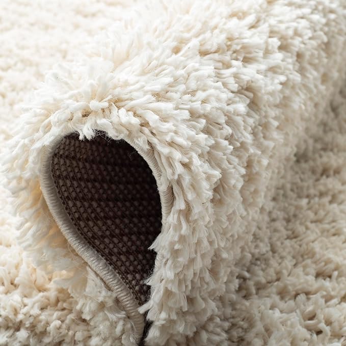 SAFAVIEH Fontana Shag Collection Area Rug - 6'7" Square, Creme, Solid Design, Non-Shedding & Easy Care, 2-inch Thick Ideal for High Traffic Areas in Living Room, Bedroom (FNT800B)