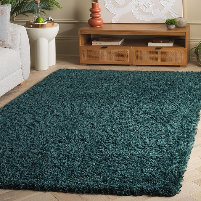 SAFAVIEH Fontana Shag 800 Collection Area Rug - 6'7" x 9', Dark Green, Shag & Flokati Design, Ideal for High Traffic Areas in Living Room, Bedroom & Dining Room (FNT800Y-6)