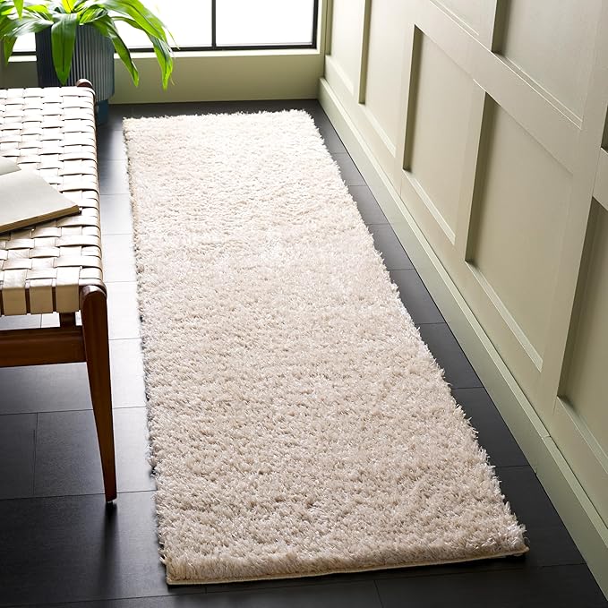 SAFAVIEH Lindsay Shag Collection Runner Rug - 8' Runner, Beige, Contemporary Design, Ideal for High Traffic Areas in Hallway, Bathroom & Kitchen (LNS560B-28)
