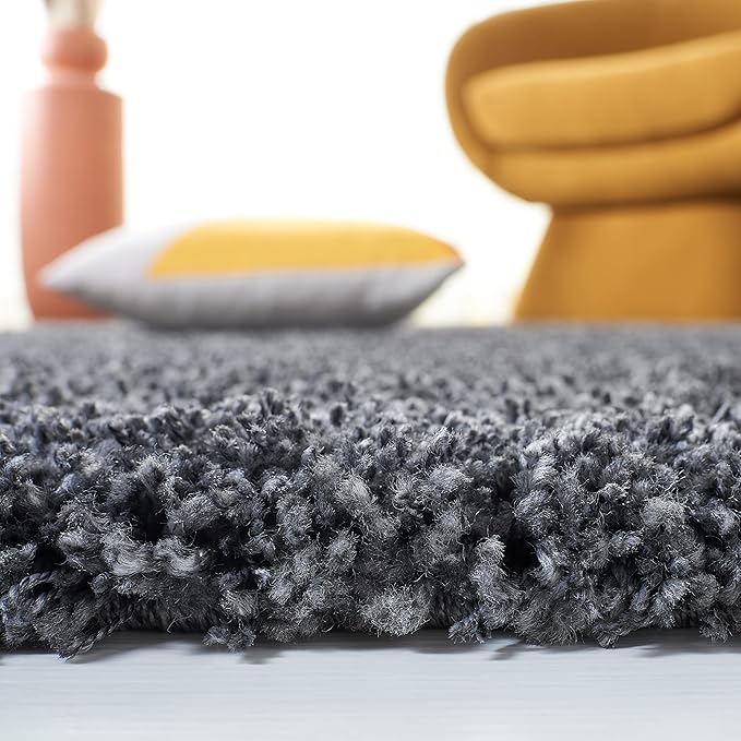 SAFAVIEH Santa Monica Shag Collection Area Rug - 6'7" Round, Dark Grey, Solid Design, Non-Shedding & Easy Care, 2-inch Thick Ideal for High Traffic Areas in Living Room, Bedroom (SGN725-8484)
