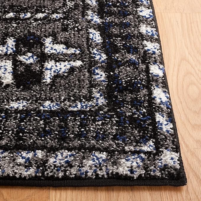 SAFAVIEH Vintage Hamadan Collection Accent Rug - 4' x 6', Grey & Blue, Oriental Persian Design, Non-Shedding & Easy Care, Ideal for High Traffic Areas in Entryway, Living Room, Bedroom (VTH213F)