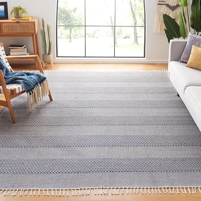 SAFAVIEH Montauk Collection X-Large Area Rug - 11' x 15', Ivory & Navy, Handmade Flat Weave Boho Farmhouse Cotton Tassel Fringe, Ideal for High Traffic Areas in Living Room, Bedroom (MTK330B)