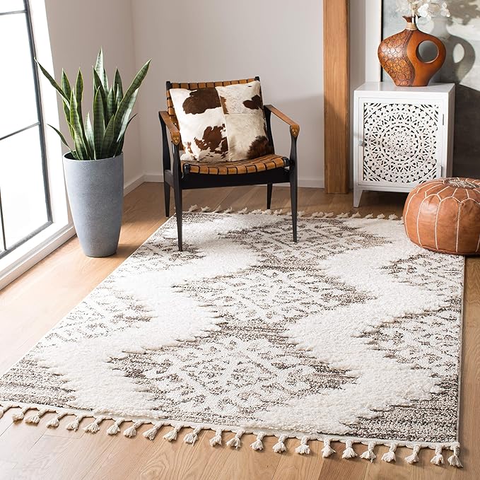 SAFAVIEH Moroccan Tassel Shag Collection Area Rug - 5'3" x 7'6", Ivory & Brown, Boho Design, Non-Shedding & Easy Care, 2-inch Thick Ideal for High Traffic Areas in Living Room, Bedroom (MTS652A)