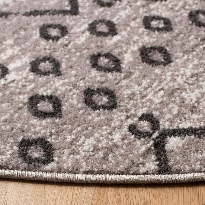 SAFAVIEH Amsterdam Collection Area Rug - 6'7" Round, Light Grey & Brown, Moroccan Boho Design, Non-Shedding & Easy Care, Ideal for High Traffic Areas in Living Room, Bedroom (AMS108F)
