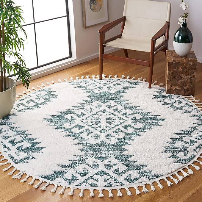 SAFAVIEH Moroccan Tassel Shag Collection Area Rug - 6'7" Round, Green & Ivory, Boho Design, Non-Shedding & Easy Care, 2-inch Thick Ideal for High Traffic Areas in Living Room, Bedroom (MTS652Y)
