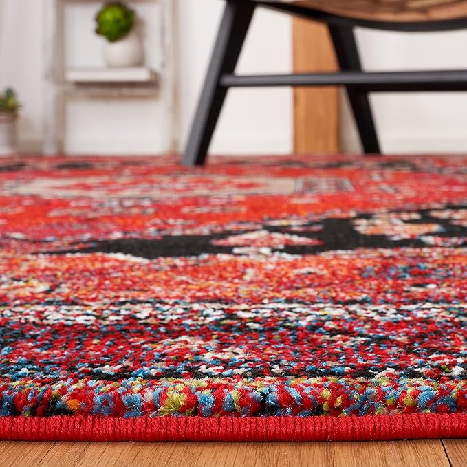 SAFAVIEH Vintage Hamadan Collection Area Rug - 5'3" x 7'6", Red & Black, Traditional Oriental Design, Non-Shedding & Easy Care, Ideal for High Traffic Areas in Living Room, Bedroom (VTH204Q)