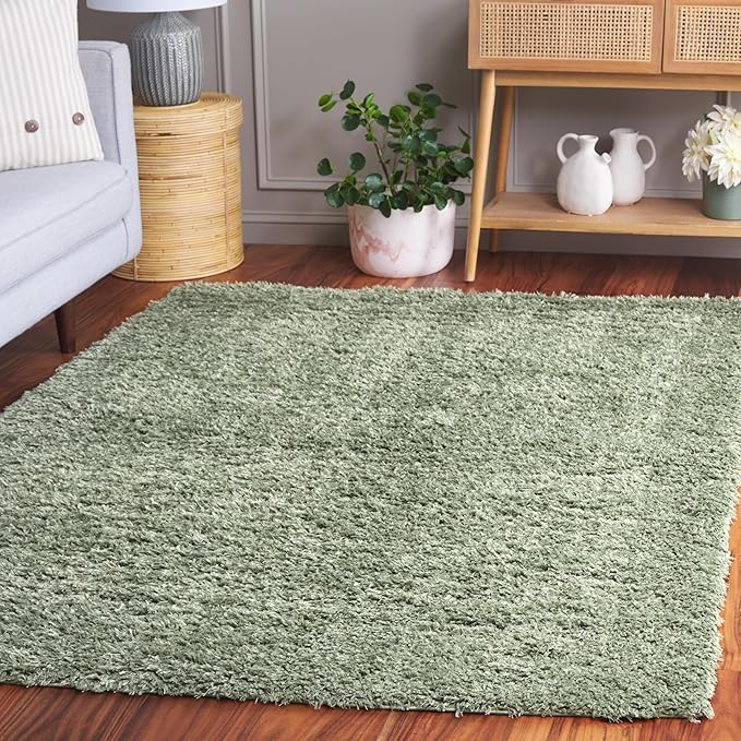 SAFAVIEH Lindsay Shag Collection Area Rug - 5'3" x 7'6", Green, Contemporary Design, Ideal for High Traffic Areas in Living Room, Bedroom & Dining Room (LNS560Y-5)