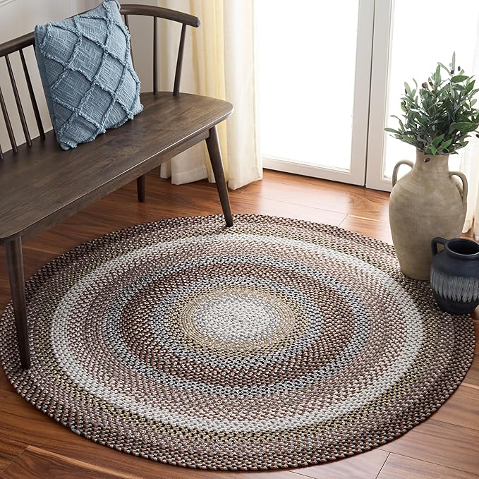 SAFAVIEH Washable Rug Outdoor Braided Collection - 5' Round, Brown & Multi, Handmade & Reversible, Non-Shedding & Easy to Clean, Ideal for Patio, Backyard, Deck, Kitchen, Mudroom (BRD308T)