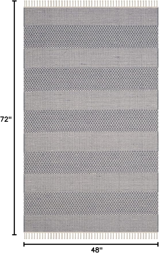 SAFAVIEH Montauk Collection Accent Rug - 4' x 6', Ivory & Navy, Handmade Flat Weave Boho Farmhouse Cotton Tassel Fringe, Ideal for High Traffic Areas in Entryway, Living Room, Bedroom (MTK330B)