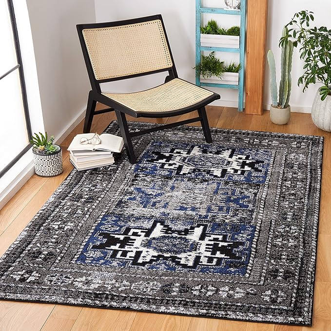 SAFAVIEH Vintage Hamadan Collection Accent Rug - 4' x 6', Grey & Blue, Oriental Persian Design, Non-Shedding & Easy Care, Ideal for High Traffic Areas in Entryway, Living Room, Bedroom (VTH213F)