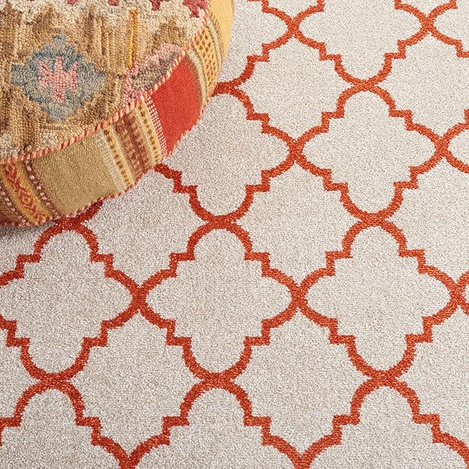 SAFAVIEH Amherst Collection Accent Rug - 2'6" x 4', Beige & Orange, Moroccan Trellis Design, Non-Shedding & Easy Care, Ideal for High Traffic Areas in Entryway, Living Room, Bedroom (AMT422F)