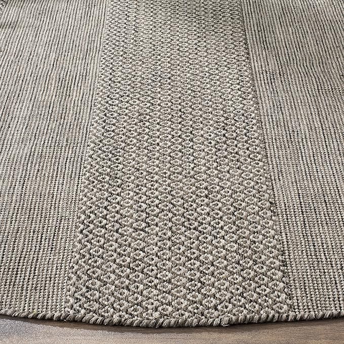 SAFAVIEH Montauk Collection Area Rug - 6' x 9', Ivory & Anthracite, Handmade Flat Weave Boho Farmhouse Cotton Tassel Fringe, Ideal for High Traffic Areas in Living Room, Bedroom (MTK330N)