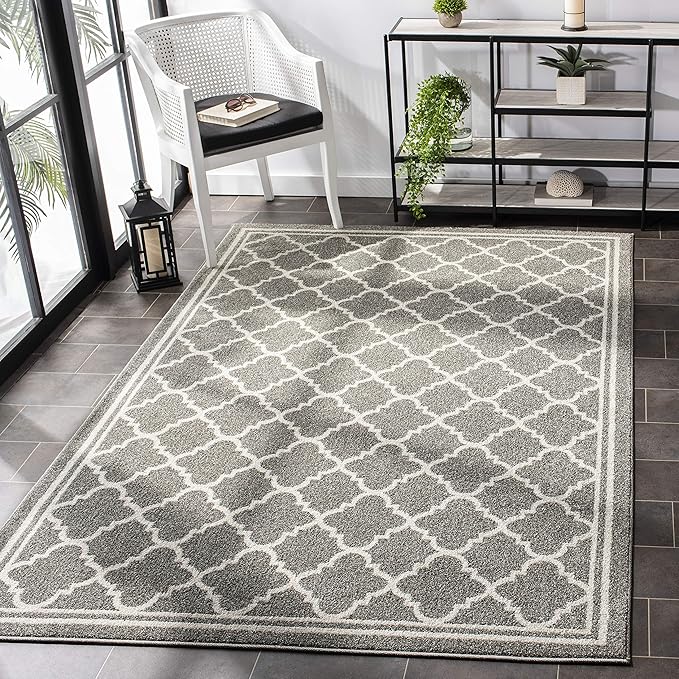 SAFAVIEH Amherst Collection Accent Rug - 4' x 6', Dark Grey & Beige, Moroccan Trellis Design, Non-Shedding & Easy Care, Ideal for High Traffic Areas in Entryway, Living Room, Bedroom (AMT422R)