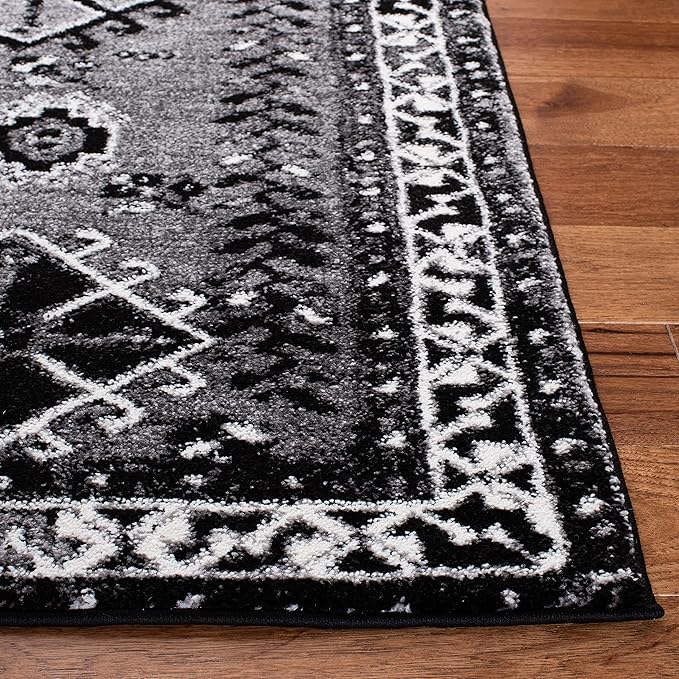 SAFAVIEH Vintage Hamadan Collection Area Rug - 5'3" x 7'6", Grey & Black, Oriental Distressed Design, Non-Shedding & Easy Care, Ideal for High Traffic Areas in Living Room, Bedroom (VTH293F)