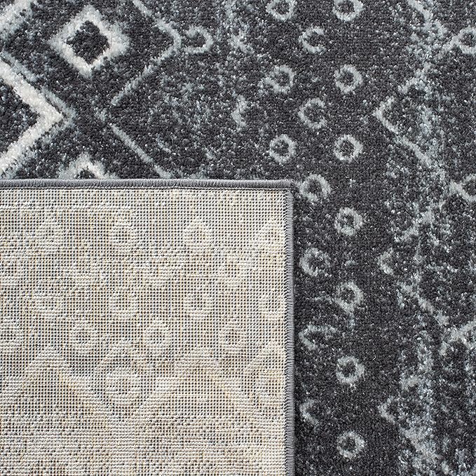 SAFAVIEH Amsterdam Collection Area Rug - 5'1" x 7'6", Dark Grey & Light Grey, Moroccan Boho Design, Non-Shedding & Easy Care, Ideal for High Traffic Areas in Living Room, Bedroom (AMS108J)