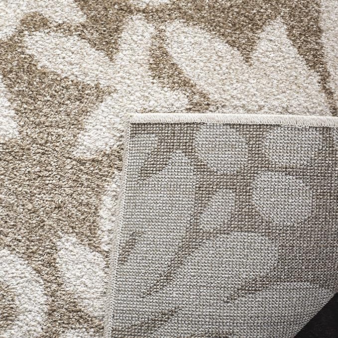 SAFAVIEH Amherst Collection Accent Rug - 4' x 6', Wheat & Beige, Floral Design, Non-Shedding & Easy Care, Ideal for High Traffic Areas in Entryway, Living Room, Bedroom (AMT425S)