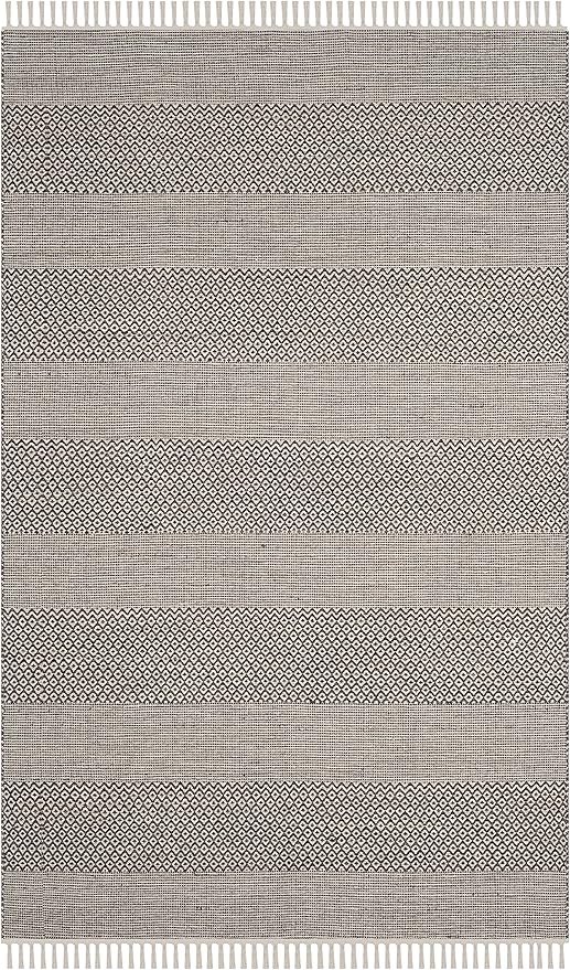 SAFAVIEH Montauk Collection Area Rug - 6' x 9', Ivory & Anthracite, Handmade Flat Weave Boho Farmhouse Cotton Tassel Fringe, Ideal for High Traffic Areas in Living Room, Bedroom (MTK330N)