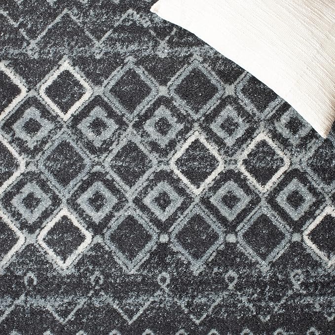 SAFAVIEH Amsterdam Collection Accent Rug - 3' x 5', Dark Grey & Light Grey, Moroccan Boho Design, Non-Shedding & Easy Care, Ideal for High Traffic Areas in Entryway, Living Room, Bedroom (AMS108J)