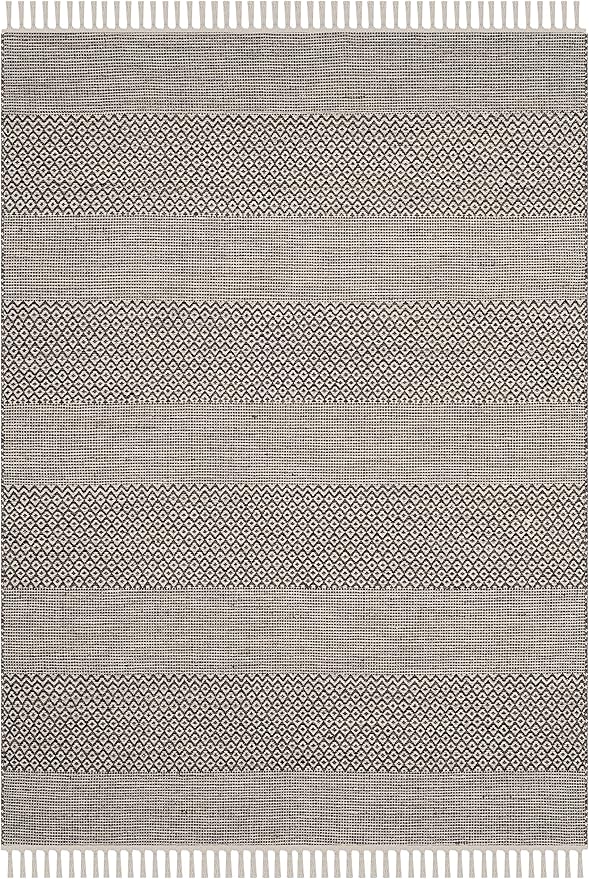 SAFAVIEH Montauk Collection Accent Rug - 4' x 6', Ivory & Anthracite, Handmade Flat Weave Boho Farmhouse Cotton Tassel Fringe, Ideal for High Traffic Areas in Entryway, Living Room, Bedroom (MTK330N)